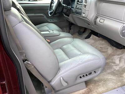 1999 Chevrolet Suburban K1500   - Photo 29 - Crest Hill, IL 60403