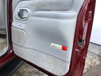 1999 Chevrolet Suburban K1500 LT - Photo 24 - Crest Hill, IL 60403