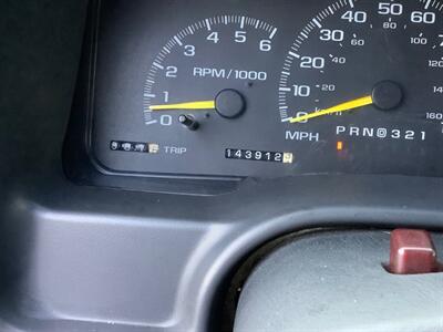 1999 Chevrolet Suburban K1500   - Photo 19 - Crest Hill, IL 60403