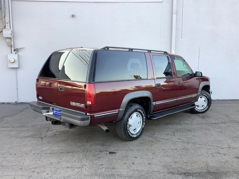 1999 Chevrolet Suburban LT photo 6
