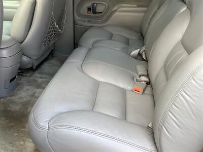 1999 Chevrolet Suburban K1500   - Photo 23 - Crest Hill, IL 60403