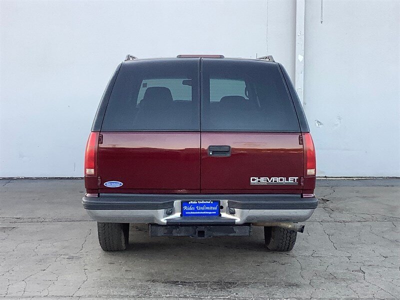 1999 Chevrolet Suburban LT photo 4