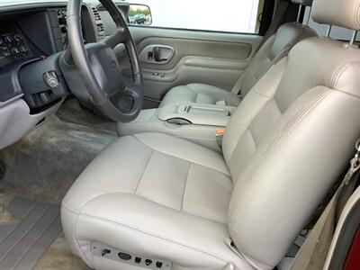 1999 Chevrolet Suburban K1500   - Photo 15 - Crest Hill, IL 60403