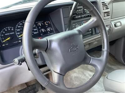 1999 Chevrolet Suburban K1500 LT - Photo 19 - Crest Hill, IL 60403