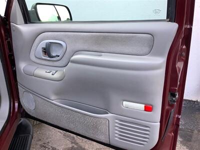 1999 Chevrolet Suburban K1500 LT - Photo 28 - Crest Hill, IL 60403