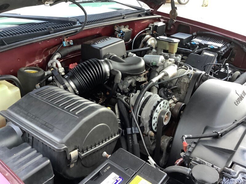 1999 Chevrolet Suburban LT photo 32