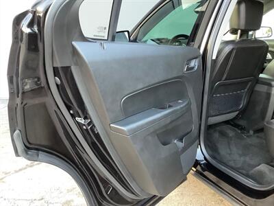 2017 Chevrolet Equinox Premier   - Photo 24 - Crest Hill, IL 60403