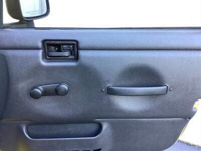 2004 Jeep Wrangler X   - Photo 23 - Crest Hill, IL 60403