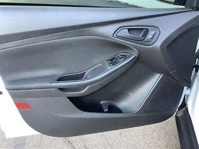 2017 Ford Focus S   - Photo 11 - Crest Hill, IL 60403