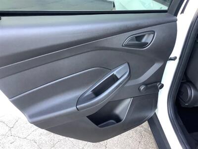 2017 Ford Focus S   - Photo 21 - Crest Hill, IL 60403