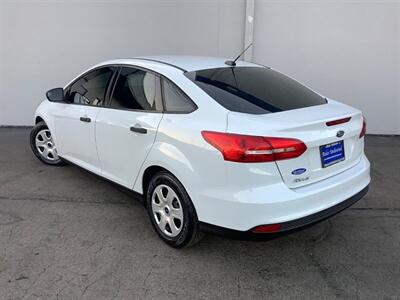 2017 Ford Focus S   - Photo 4 - Crest Hill, IL 60403