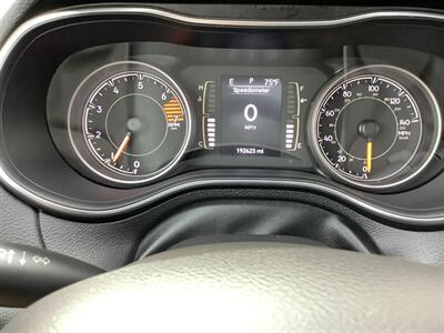 2019 Jeep Cherokee Latitude Plus   - Photo 31 - Crest Hill, IL 60403