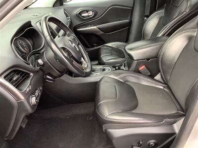 2019 Jeep Cherokee Latitude Plus   - Photo 16 - Crest Hill, IL 60403