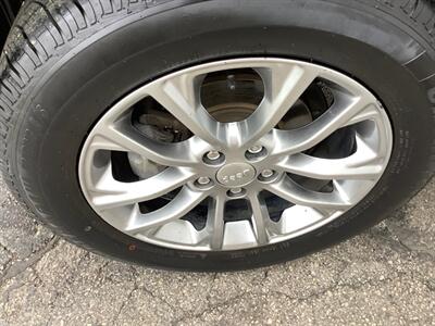 2019 Jeep Cherokee Latitude Plus   - Photo 52 - Crest Hill, IL 60403
