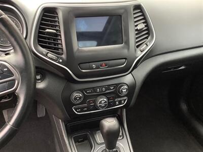 2019 Jeep Cherokee Latitude Plus   - Photo 20 - Crest Hill, IL 60403