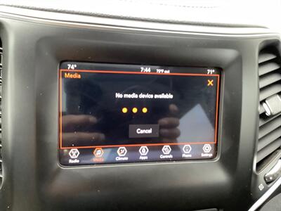 2019 Jeep Cherokee Latitude Plus   - Photo 24 - Crest Hill, IL 60403