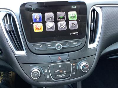 2017 Chevrolet Malibu LT   - Photo 17 - Crest Hill, IL 60403