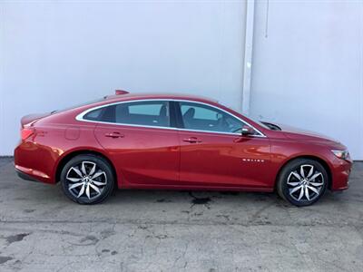 2017 Chevrolet Malibu LT   - Photo 7 - Crest Hill, IL 60403