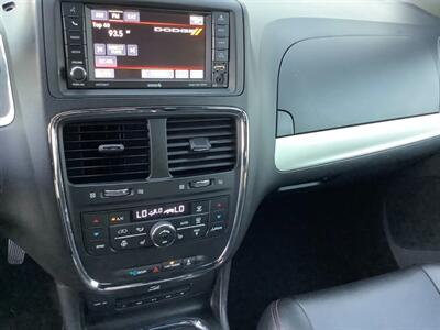 2014 Dodge Grand Caravan R/T - Photo 32 - Crest Hill, IL 60403