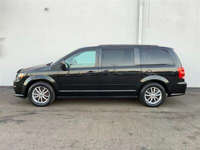 2014 Dodge Grand Caravan R/T - Photo 2 - Crest Hill, IL 60403