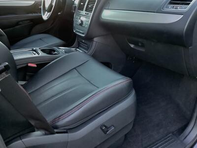 2014 Dodge Grand Caravan R/T - Photo 12 - Crest Hill, IL 60403