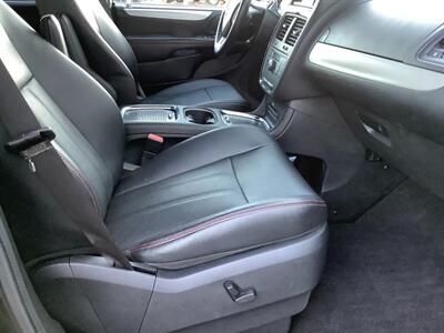 2014 Dodge Grand Caravan R/T - Photo 11 - Crest Hill, IL 60403
