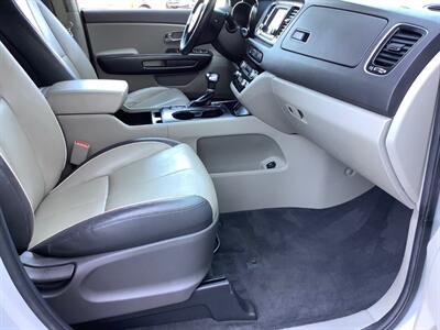 2017 Kia Sedona LX   - Photo 31 - Crest Hill, IL 60403
