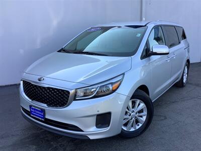 2017 Kia Sedona LX   - Photo 2 - Crest Hill, IL 60403