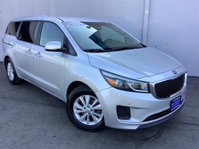 2017 Kia Sedona LX   - Photo 8 - Crest Hill, IL 60403