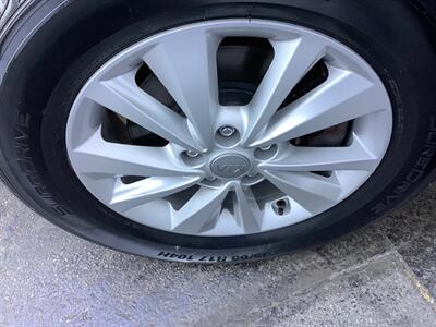 2017 Kia Sedona LX   - Photo 40 - Crest Hill, IL 60403