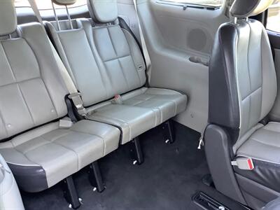 2017 Kia Sedona LX   - Photo 28 - Crest Hill, IL 60403