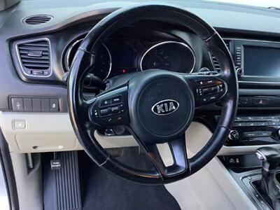 2017 Kia Sedona LX   - Photo 17 - Crest Hill, IL 60403