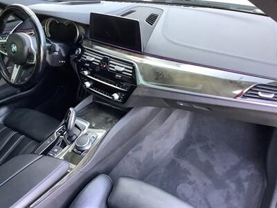 2018 BMW 5 Series 540i xDrive - Photo 38 - Crest Hill, IL 60403