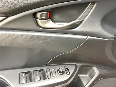 2017 Honda Civic Sport   - Photo 13 - Crest Hill, IL 60403