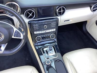 2019 Mercedes-Benz SLC SLC 300   - Photo 25 - Crest Hill, IL 60403