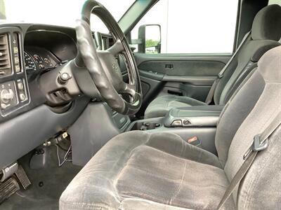 2001 Chevrolet Silverado 2500HD LS - Photo 13 - Crest Hill, IL 60403