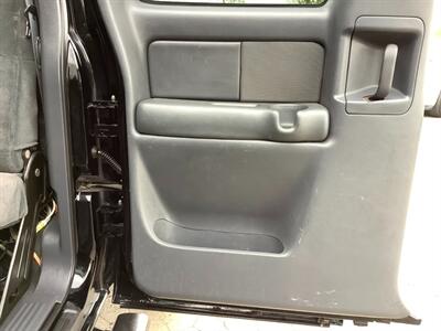 2001 Chevrolet Silverado 2500HD LS - Photo 20 - Crest Hill, IL 60403