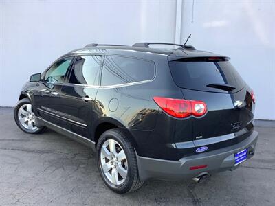 2012 Chevrolet Traverse LTZ   - Photo 4 - Crest Hill, IL 60403