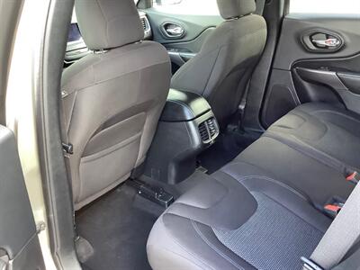 2019 Jeep Cherokee Latitude   - Photo 24 - Crest Hill, IL 60403