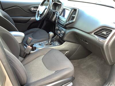 2019 Jeep Cherokee Latitude   - Photo 28 - Crest Hill, IL 60403