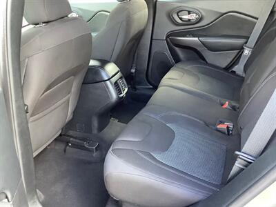 2019 Jeep Cherokee Latitude   - Photo 23 - Crest Hill, IL 60403