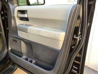 2015 Toyota Sequoia Limited - Photo 34 - Crest Hill, IL 60403