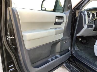 2015 Toyota Sequoia Limited - Photo 14 - Crest Hill, IL 60403