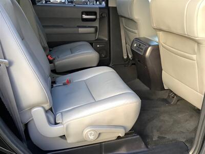 2015 Toyota Sequoia Limited - Photo 31 - Crest Hill, IL 60403