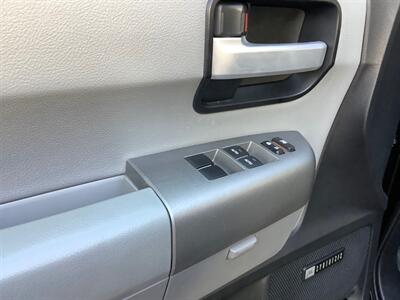 2015 Toyota Sequoia Limited - Photo 15 - Crest Hill, IL 60403
