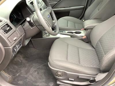 2010 Ford Fusion SE   - Photo 12 - Crest Hill, IL 60403