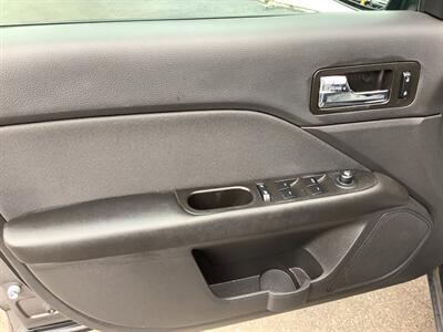 2010 Ford Fusion SE   - Photo 10 - Crest Hill, IL 60403