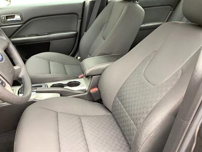 2010 Ford Fusion SE   - Photo 22 - Crest Hill, IL 60403