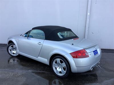 2001 Audi TT 225hp quattro   - Photo 4 - Crest Hill, IL 60403