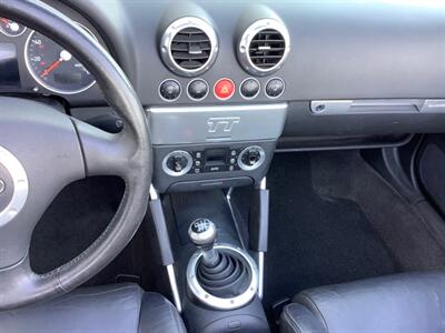 2001 Audi TT 225hp quattro   - Photo 18 - Crest Hill, IL 60403